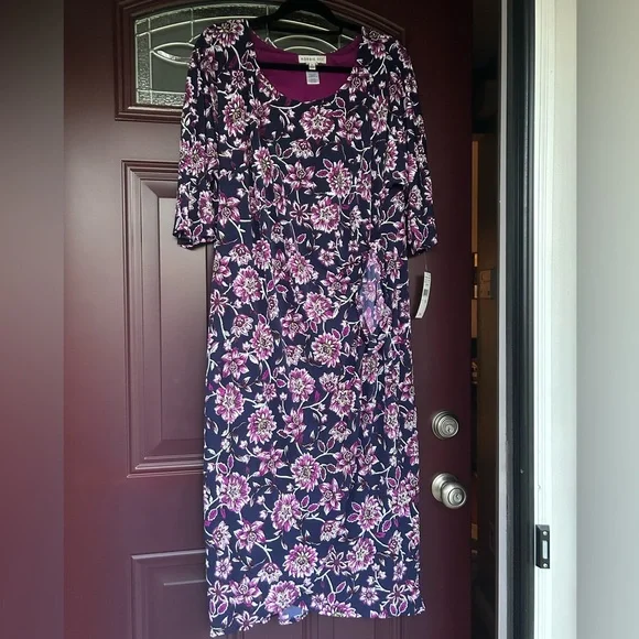 Women’s NWT Robbie Bee Dress! - Picture 1 of 7